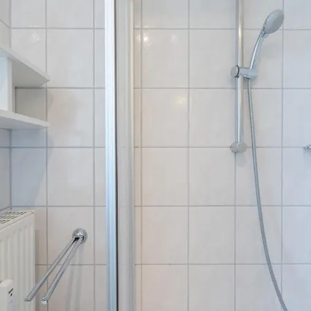 Apartment 656, Seepark *